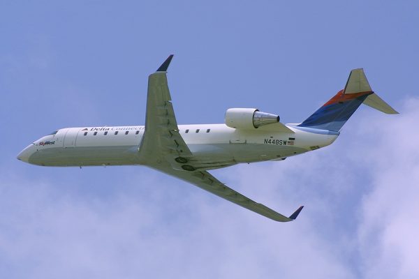 Delta Connection CRJ-200