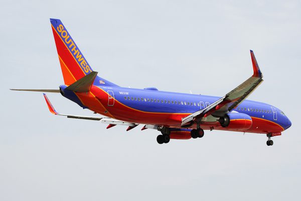 Southwest Airlines 737 Landing on runway 12R