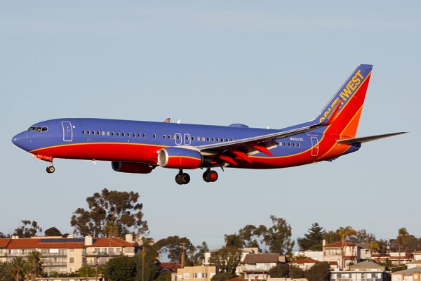 Southwest Airlines 737 Landing at SAN