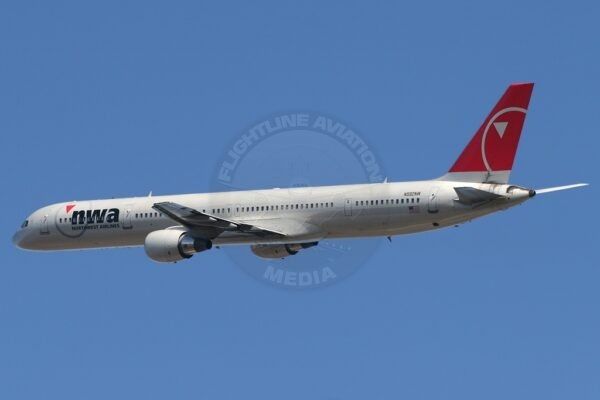 Northwest Airlines Boeing 757-351 N592NW