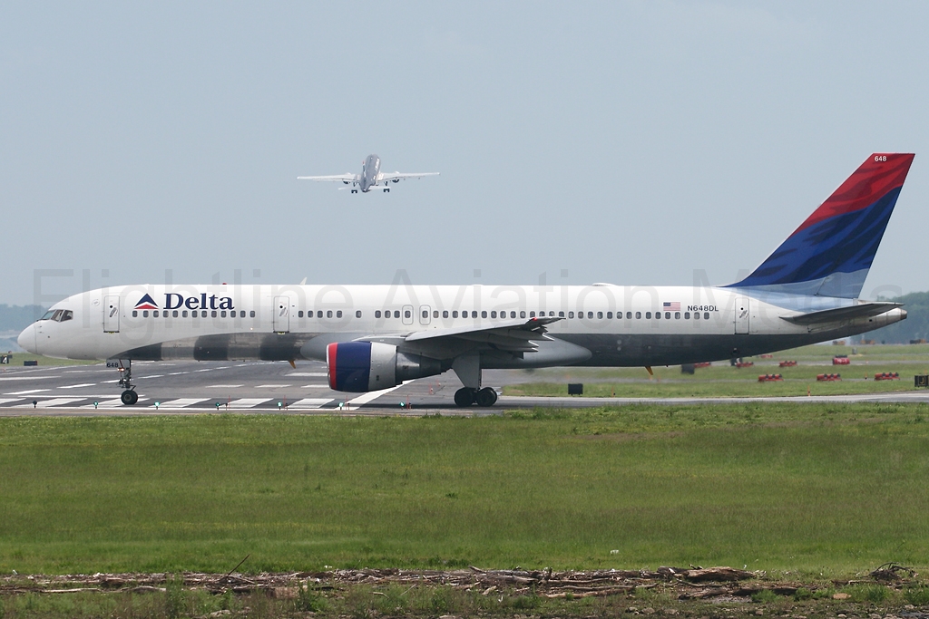 Delta Air Lines Boeing 757-232 N648DL