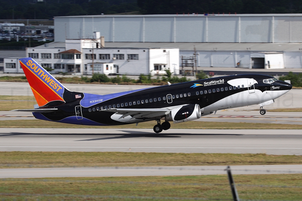 Southwest Airlines Boeing 737-3H4 N334SW