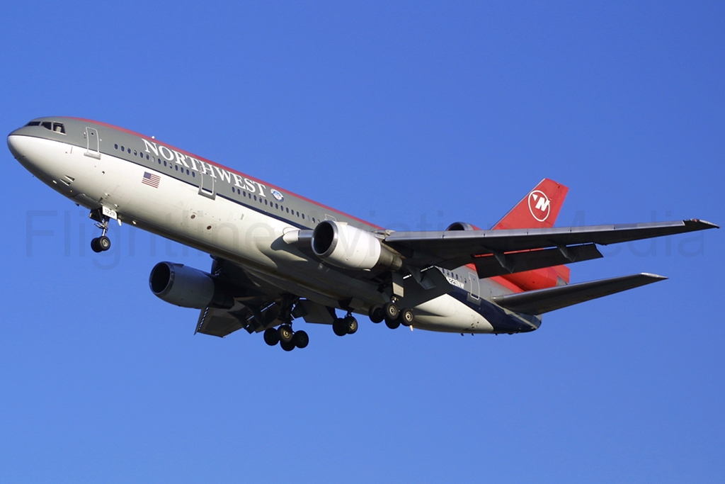 Northwest Airlines McDonnell Douglas DC-10-30 N229NW