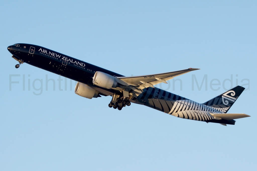 Air New Zealand Boeing 777-319/ER ZK-OKQ