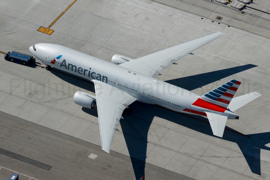 American Airlines Boeing 777-223/ER N773AN