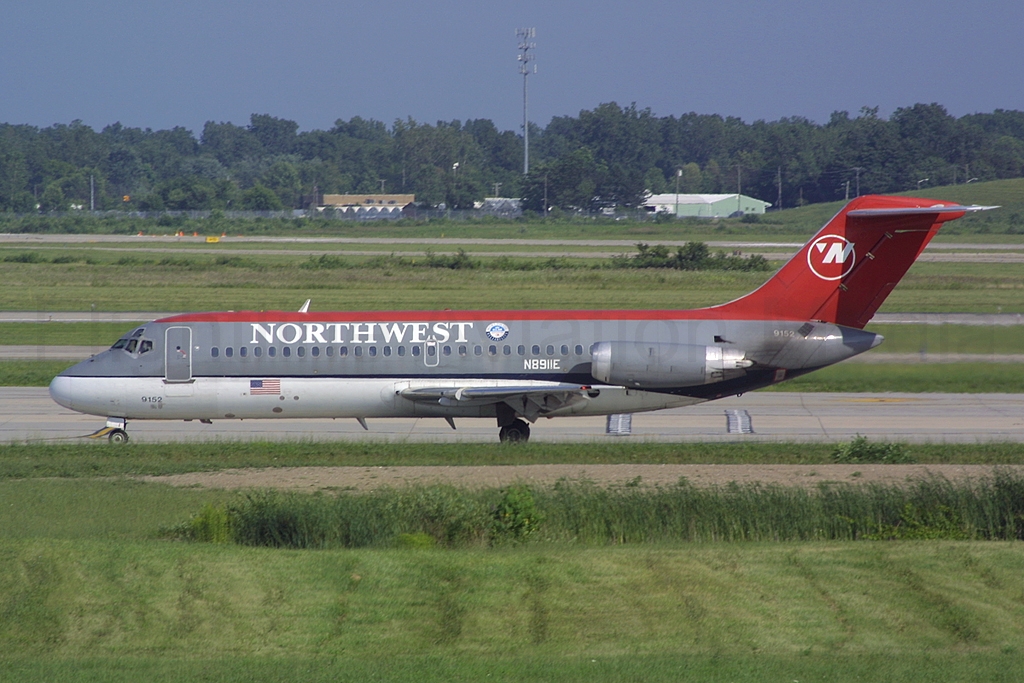 Northwest Airlines Douglas DC-9-14 N8911E