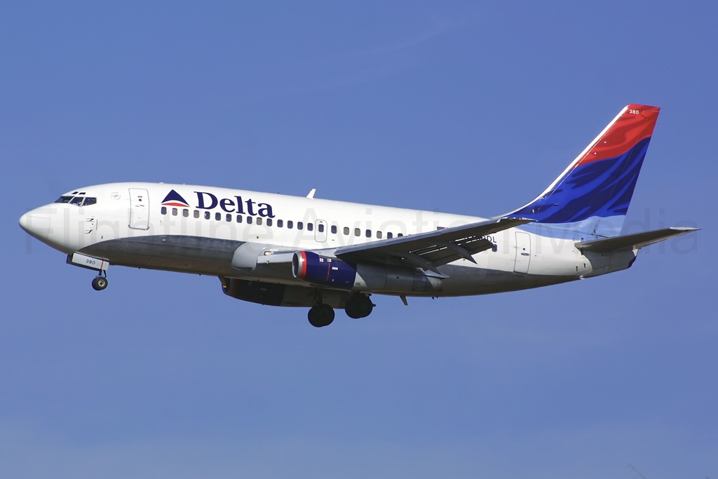 Delta Air Lines Boeing 737-247/ADV N308DL