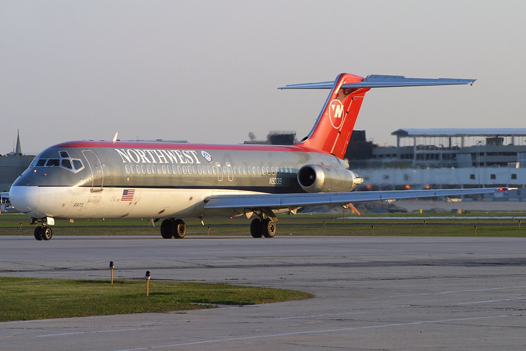 Northwest Airlines McDonnell Douglas DC-9-31 N9339