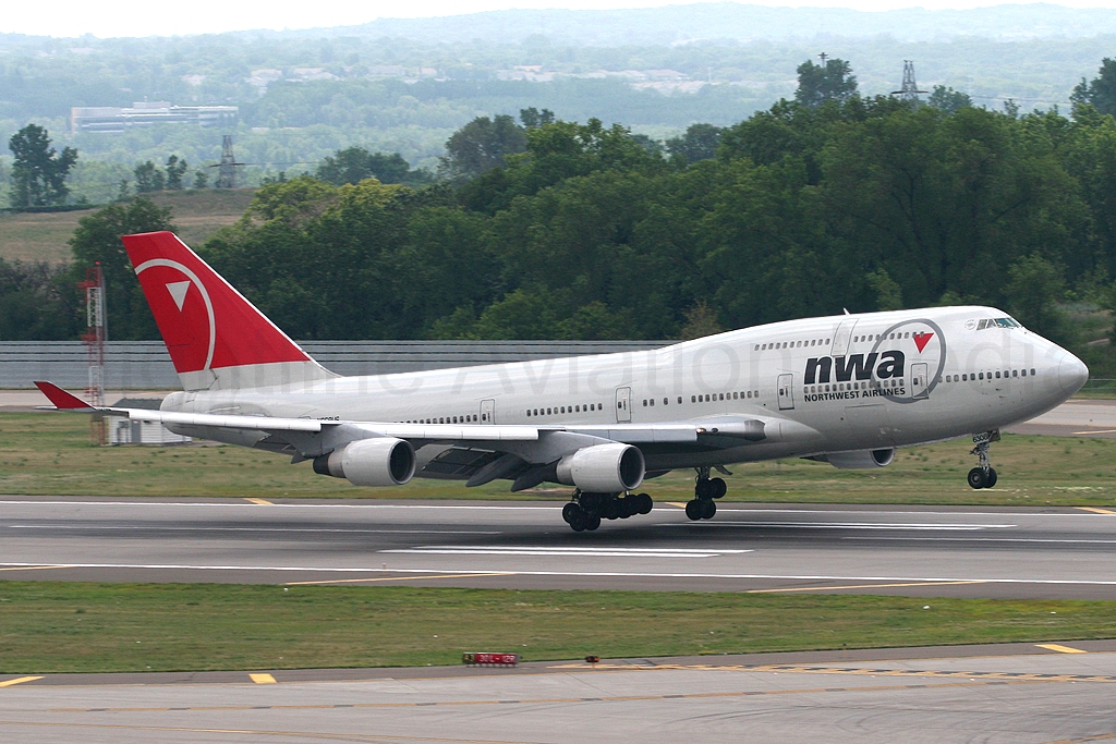 Northwest Airlines Boeing 747-451 N668US