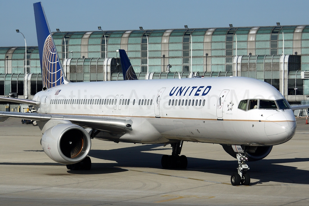 United Airlines Boeing 757-222 N594UA