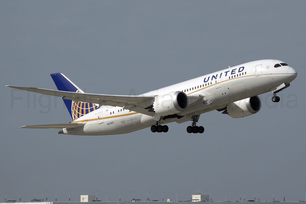 United Airlines Boeing 787-8 N27901
