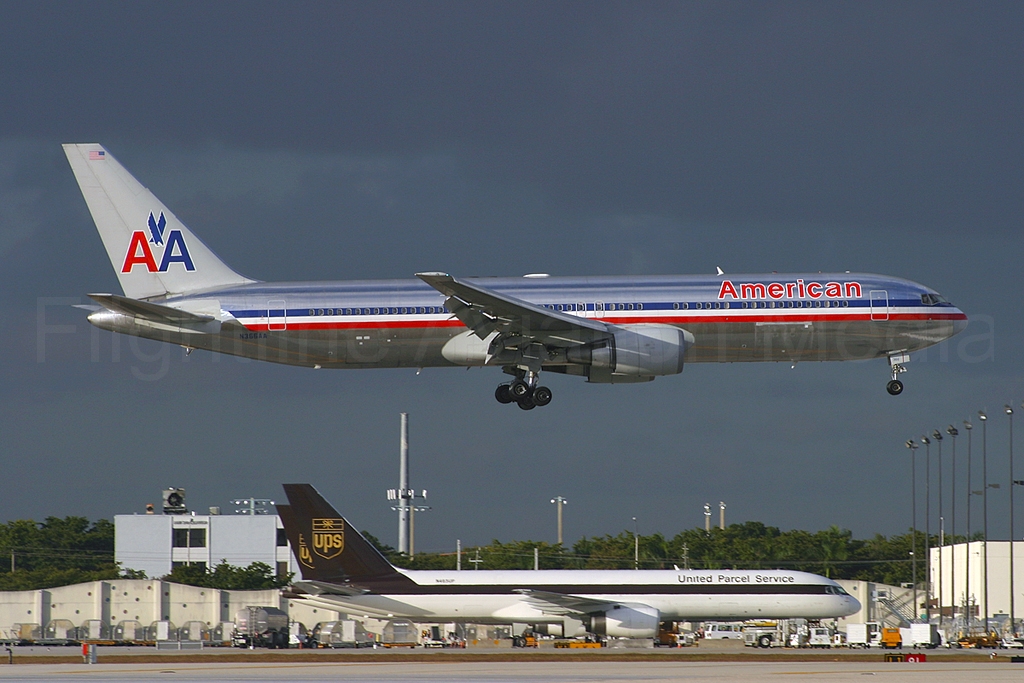 American Airlines Boeing 767-323/ER N366AA