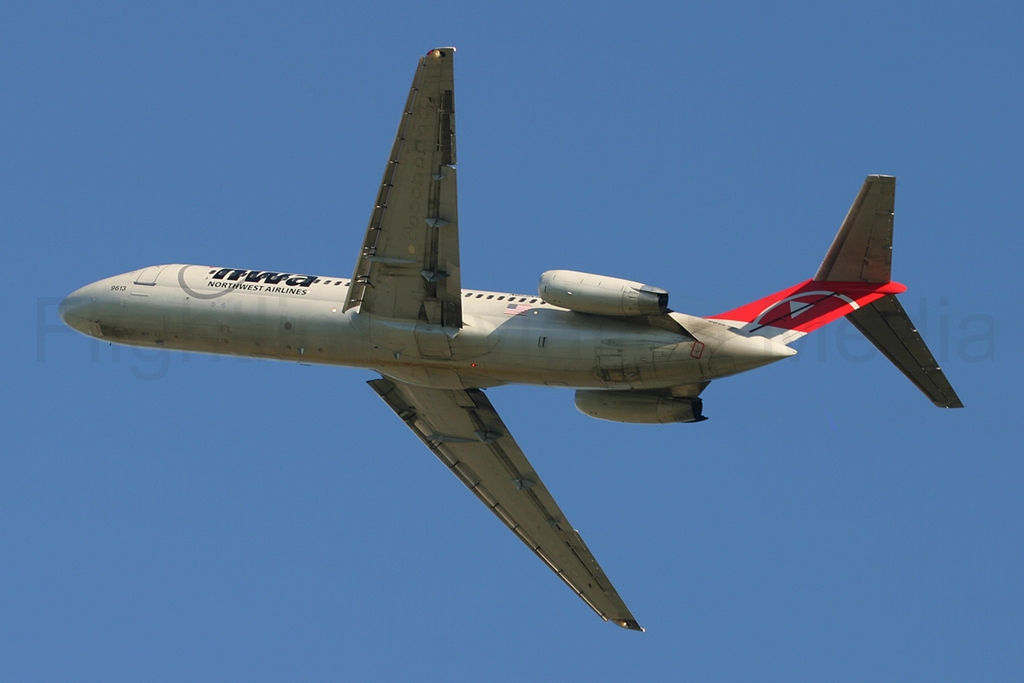 Northwest Airlines McDonnell Douglas DC-9-32 N613NW