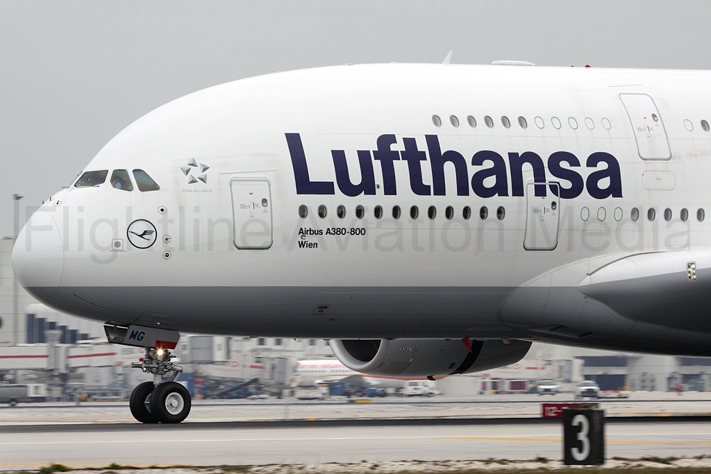 Lufthansa Airbus A380-841 D-AIMG