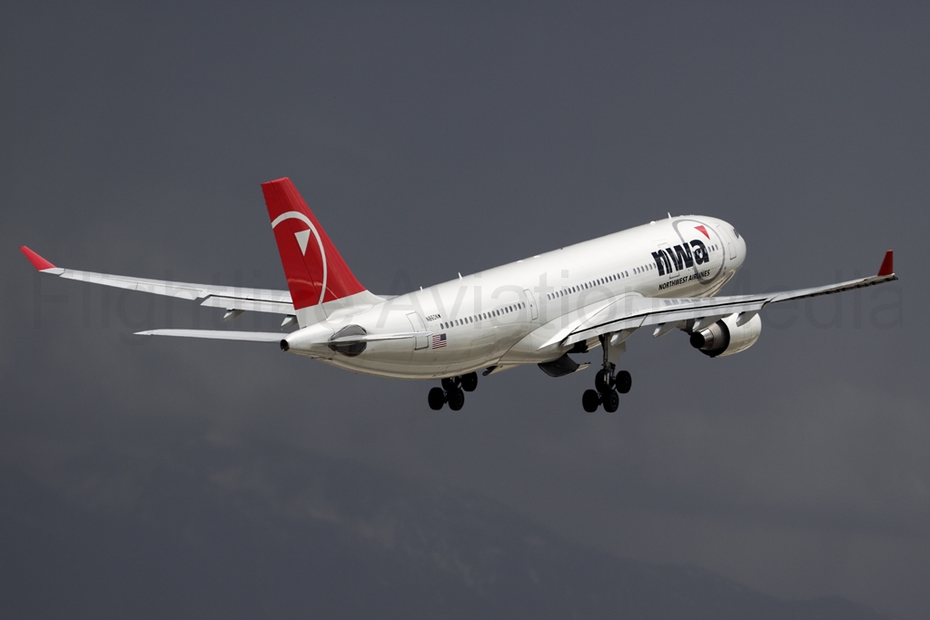 Northwest Airlines Airbus A330-223 N860NW