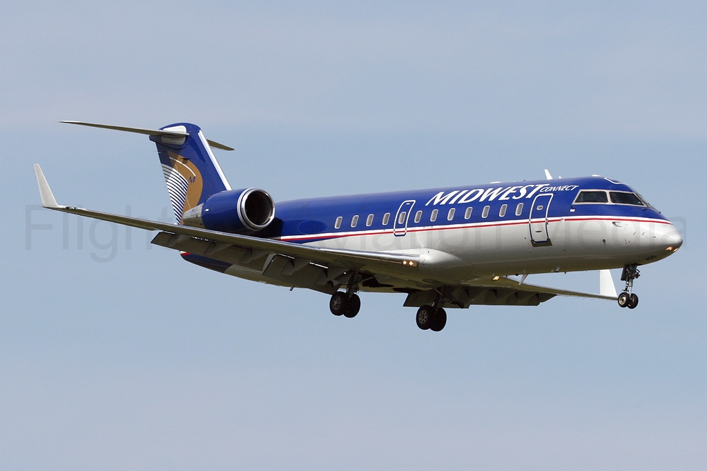 Midwest Connect (Skywest Airlines) CRJ-200 N495CA