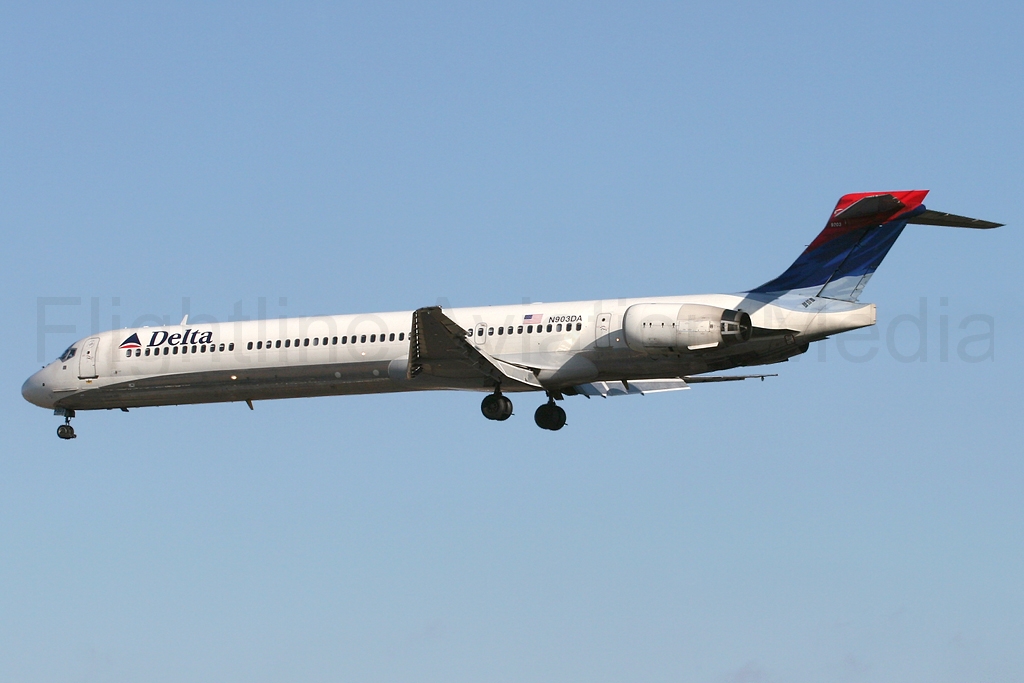 Delta Air Lines McDonnell Douglas MD-90 N903DA