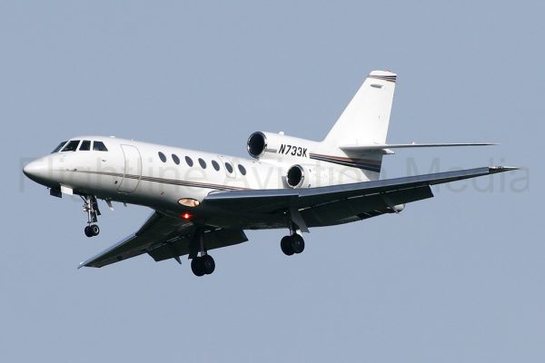 Business Jet Landing at IAD
