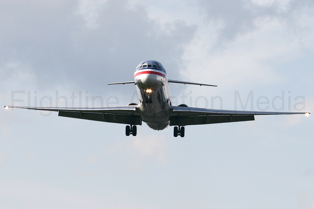 American Airlines McDonnell Douglas MD-82 N580AA