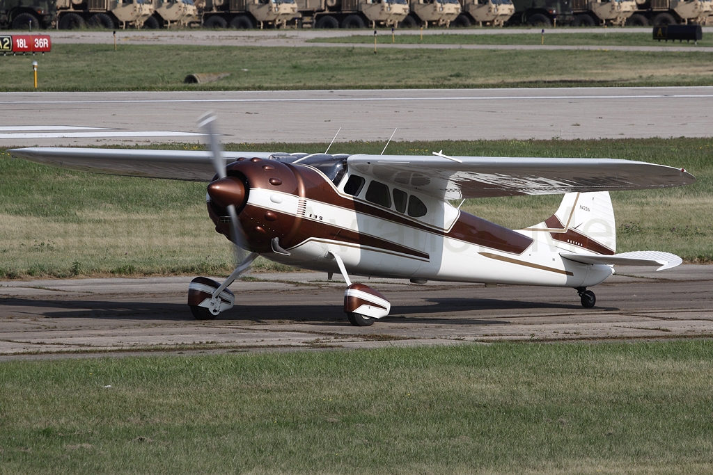 Cessna 195 N4331N