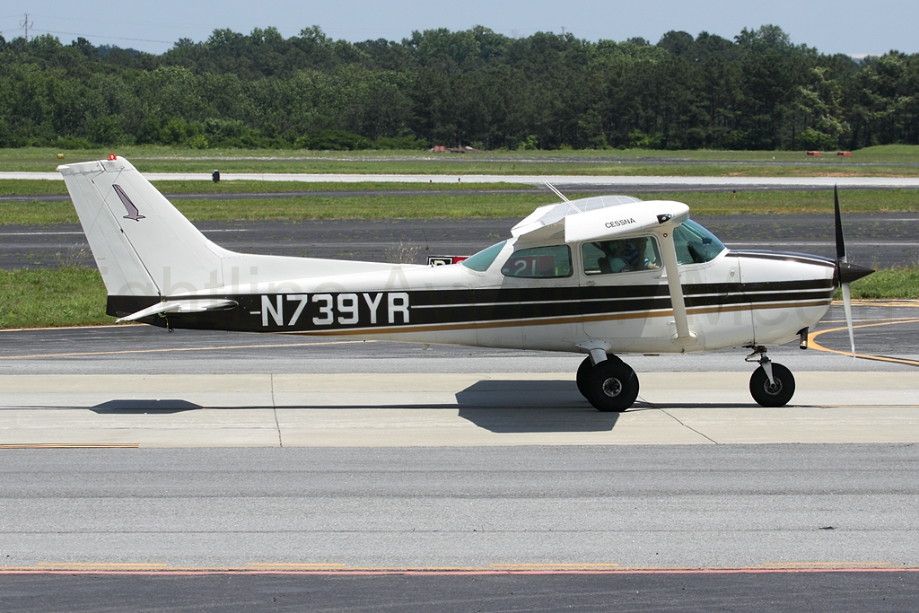 Cessna 172N N739YR