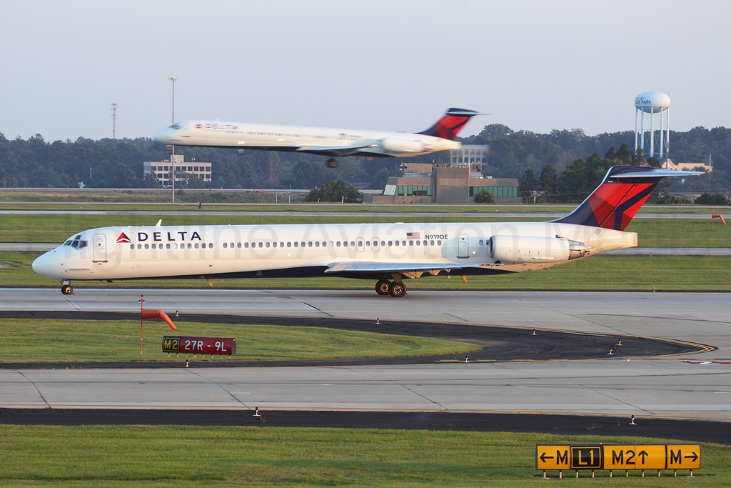 Delta Air Lines McDonnell Douglas MD-88 N919DE