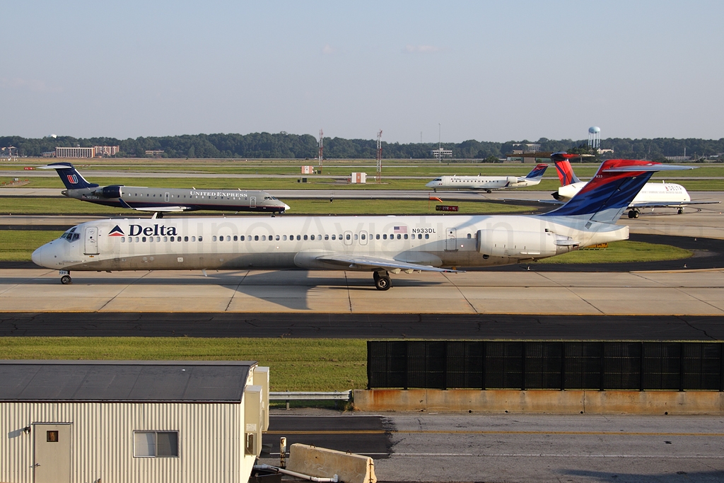 Delta Air Lines McDonnell Douglas MD-88 N933DL