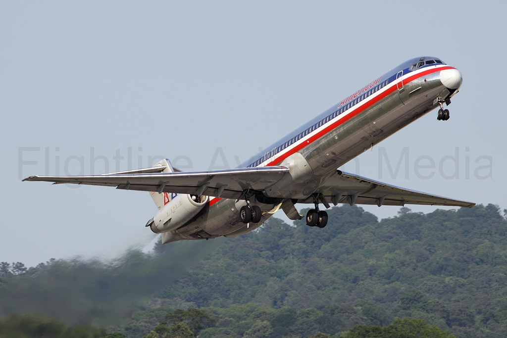 American Airlines McDonnell Douglas MD-82 N505AA