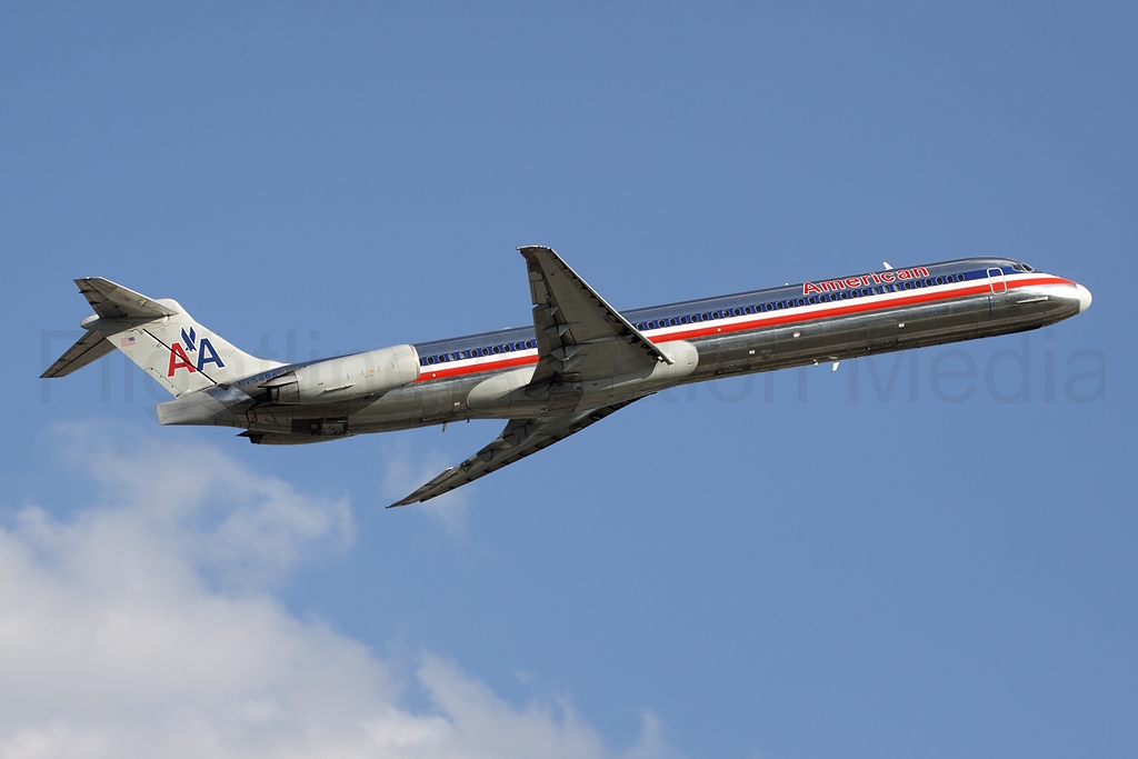 American Airlines McDonnell Douglas MD-82 N7549A
