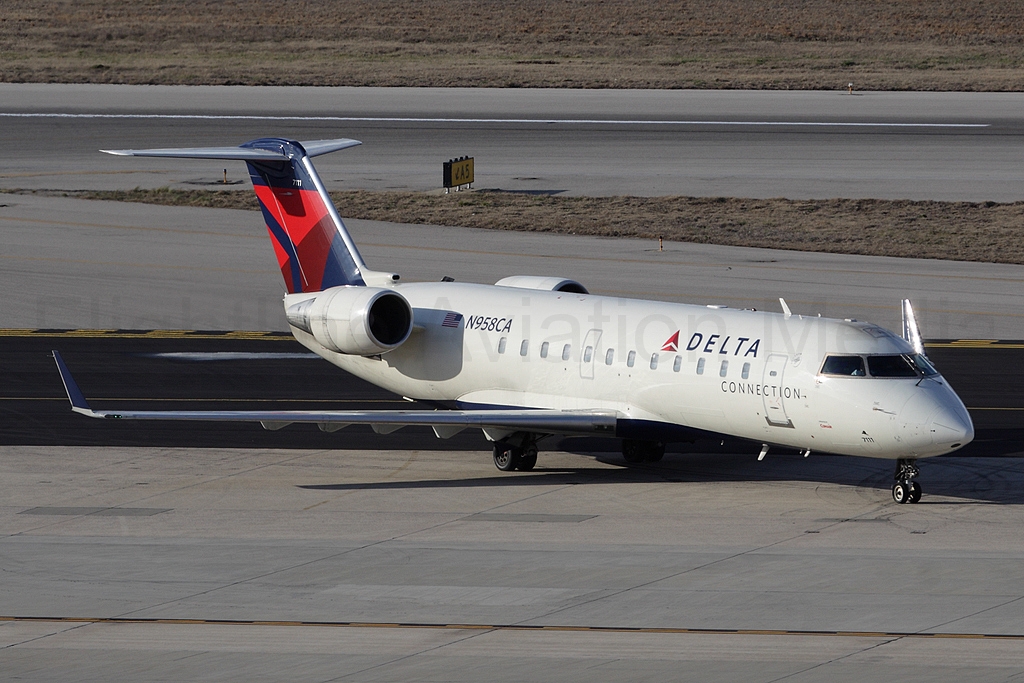 Delta Connection (Comair) CRJ-100 N958CA