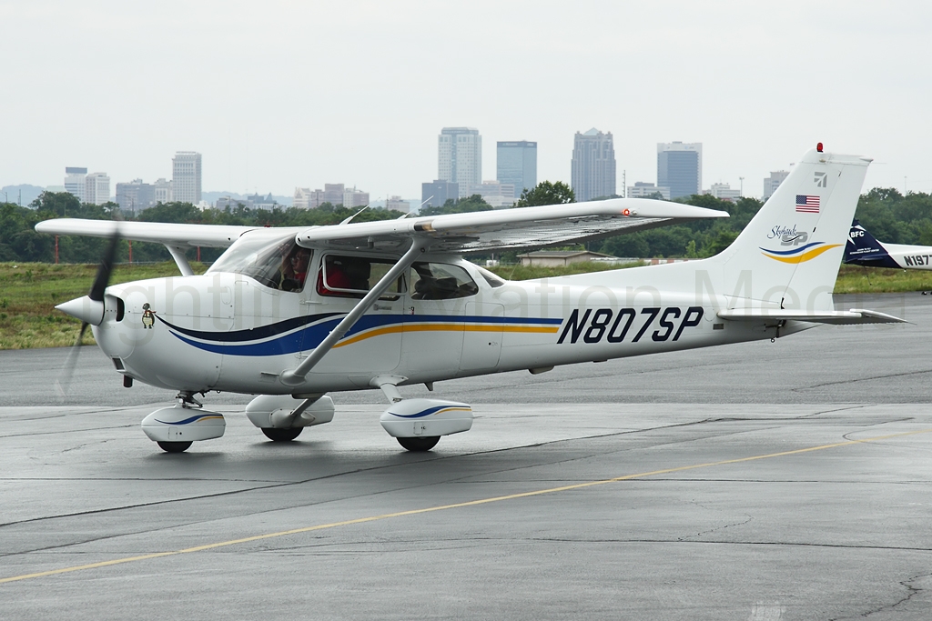Cessna 172S Skyhawk SP N807SP