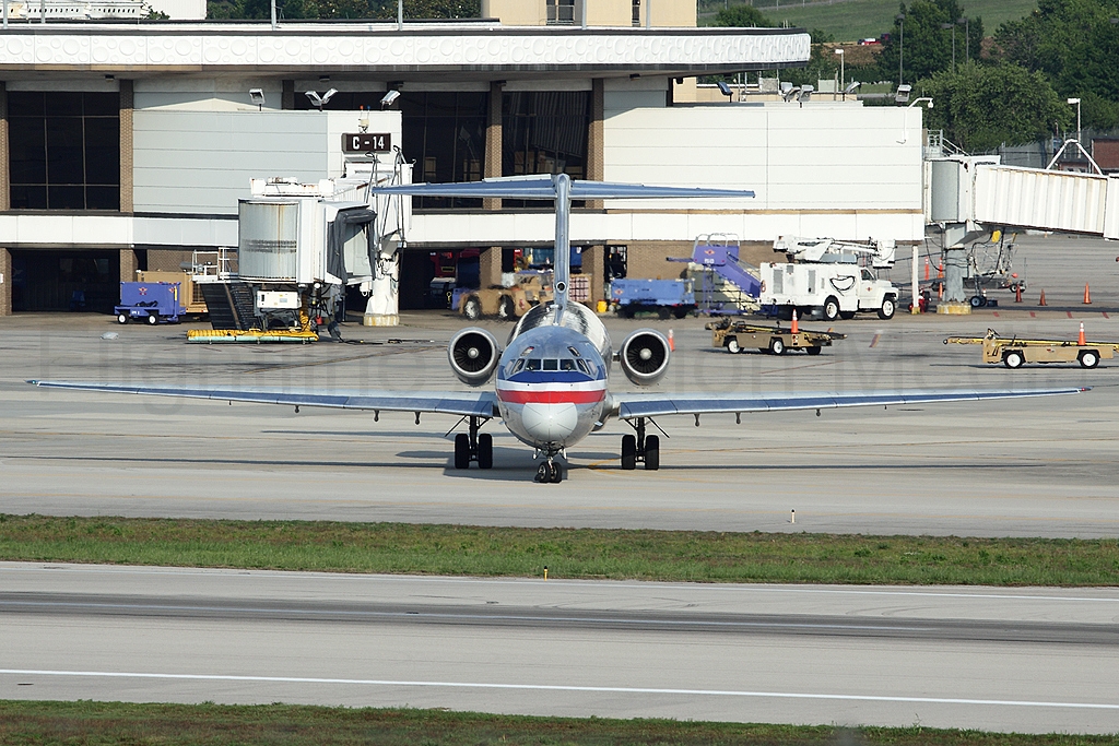 American Airlines McDonnell Douglas MD-83 N969TW