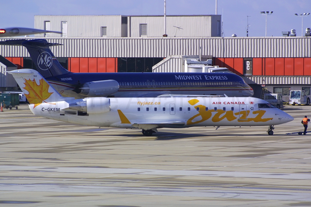 Air Canada Jazz CRJ-200 C-GKEM
