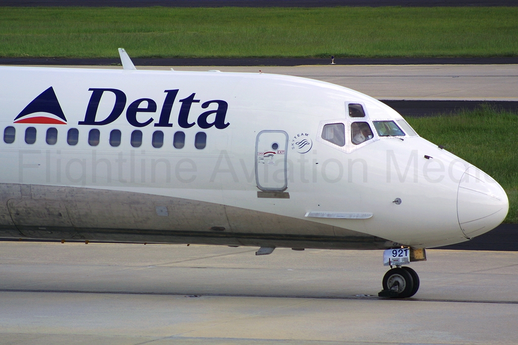Delta Air Lines McDonnell Douglas MD-88 N921DL