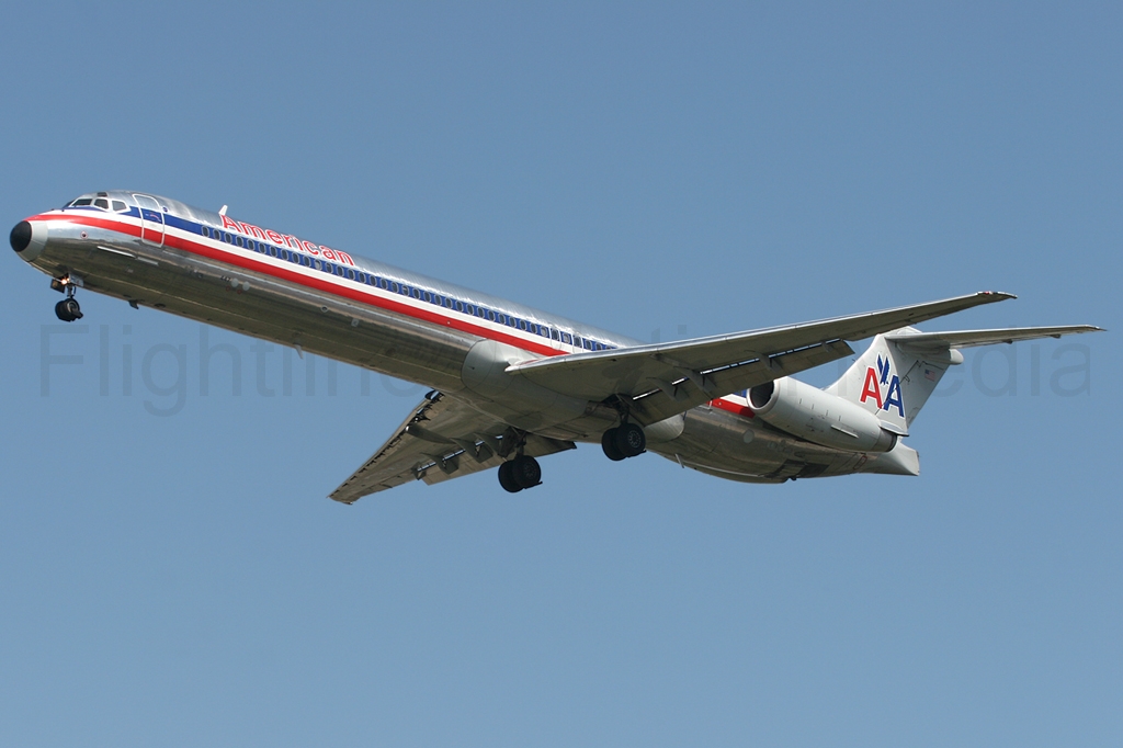 American Airlines McDonnell Douglas MD-82 N447AA