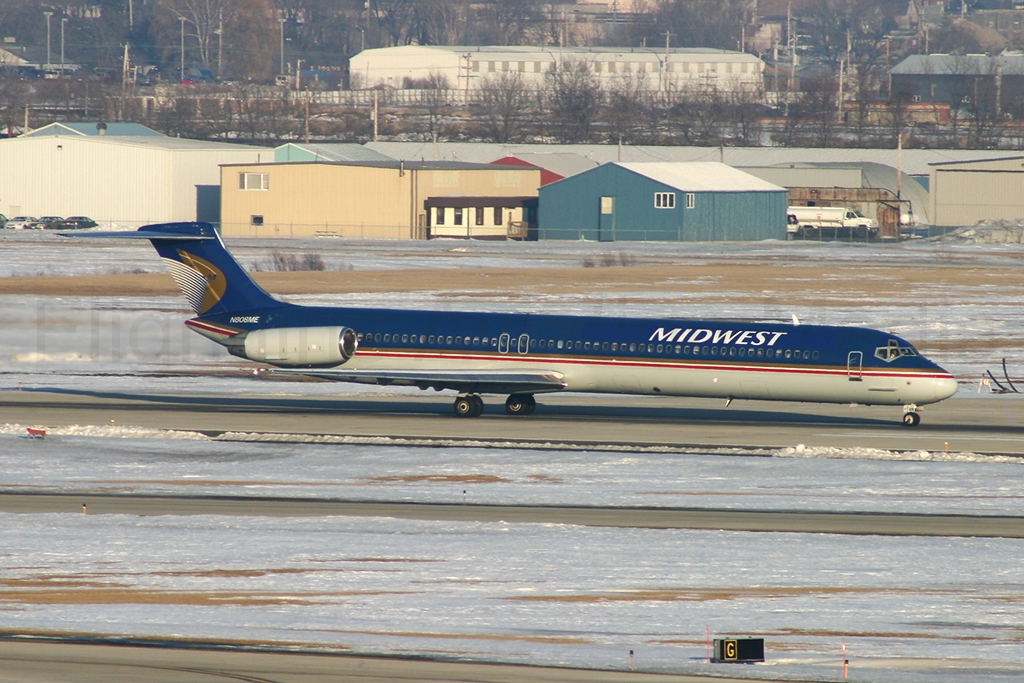 Midwest Airlines McDonnell Douglas MD-82 N808ME