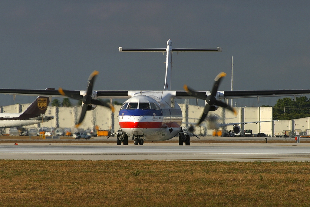 American Eagle ATR 72 N408AT