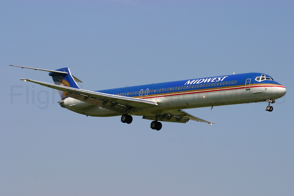 Midwest Airlines McDonnell Douglas MD-82 N809ME