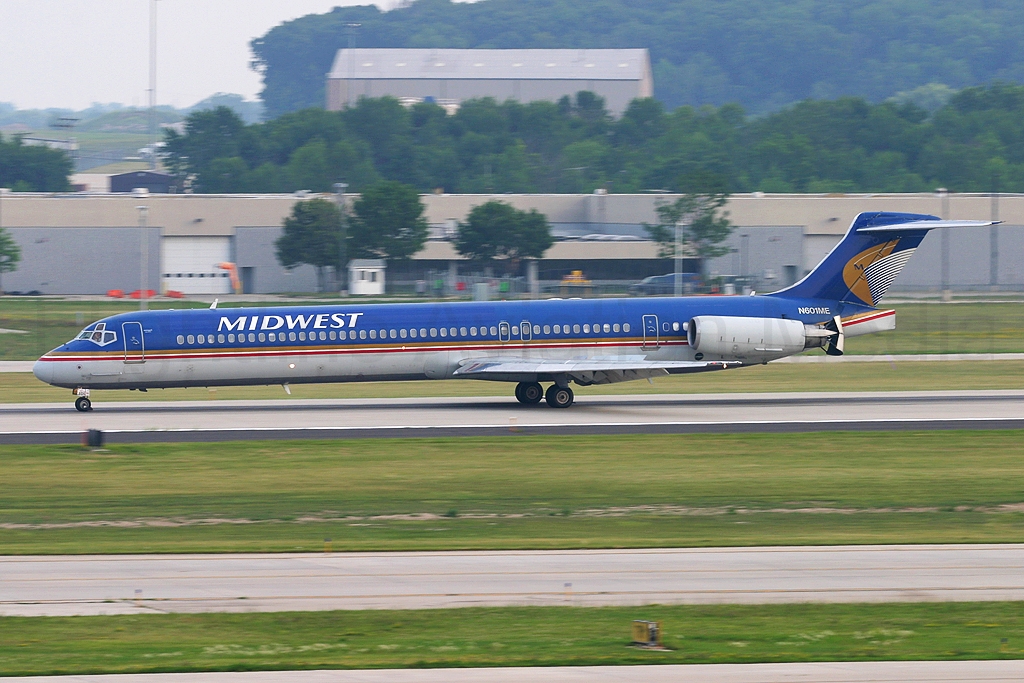 Midwest Airlines McDonnell Douglas MD-88 N601ME