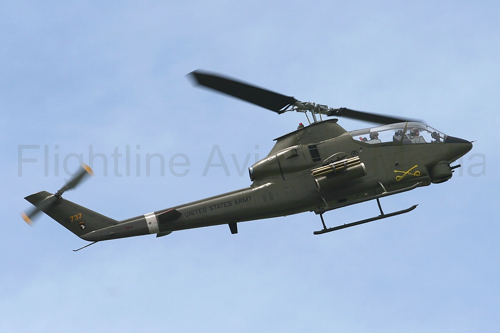 Bell AH-1G Cobra N737HF