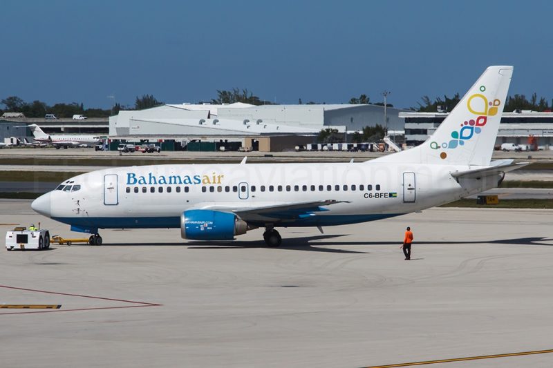 Bahamasair Boeing 737-5H6 C6-BFE