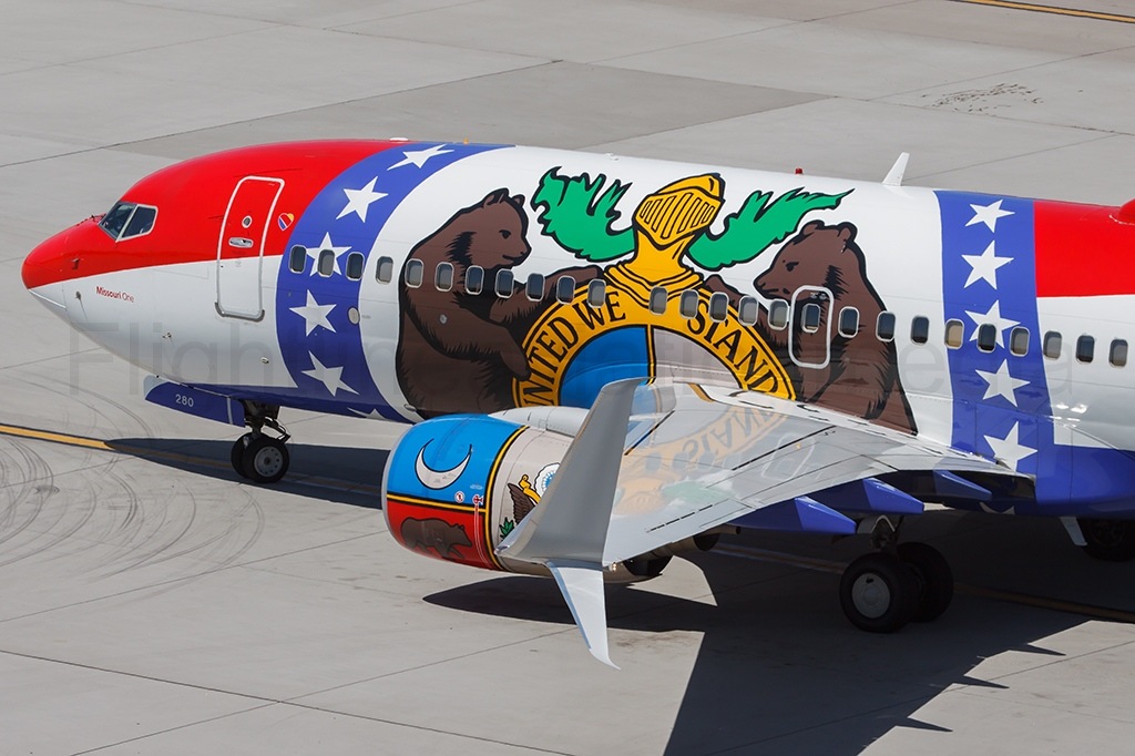 Southwest Airlines Boeing 737-7H4 N280WN