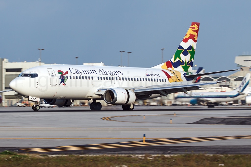 Cayman Airways Boeing 737-36E VP-CKZ