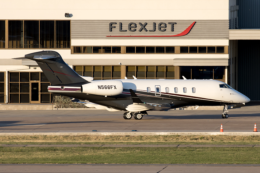 Bombardier Challenger 350 N566FX