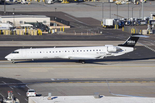 Mesa Airlines CRJ-900ER N241LR