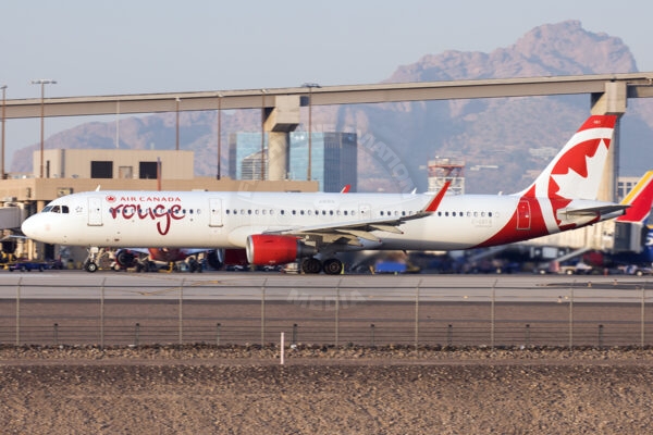 Air Canada Rouge Airbus A321-211 C-GFKA