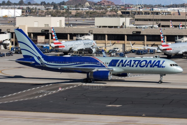 National Airlines Boeing 757-223 N963CA