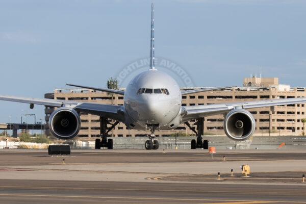 American Airlines Boeing 777-223/ER N776AN