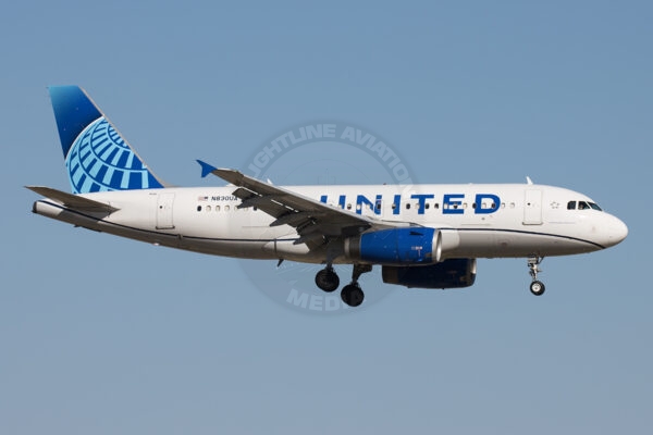 United Airlines Airbus A319-131 N830UA