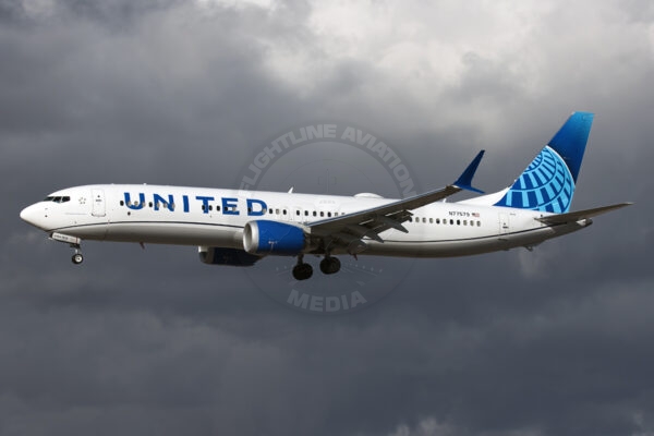 United Airlines Boeing 737-9 Max N77579